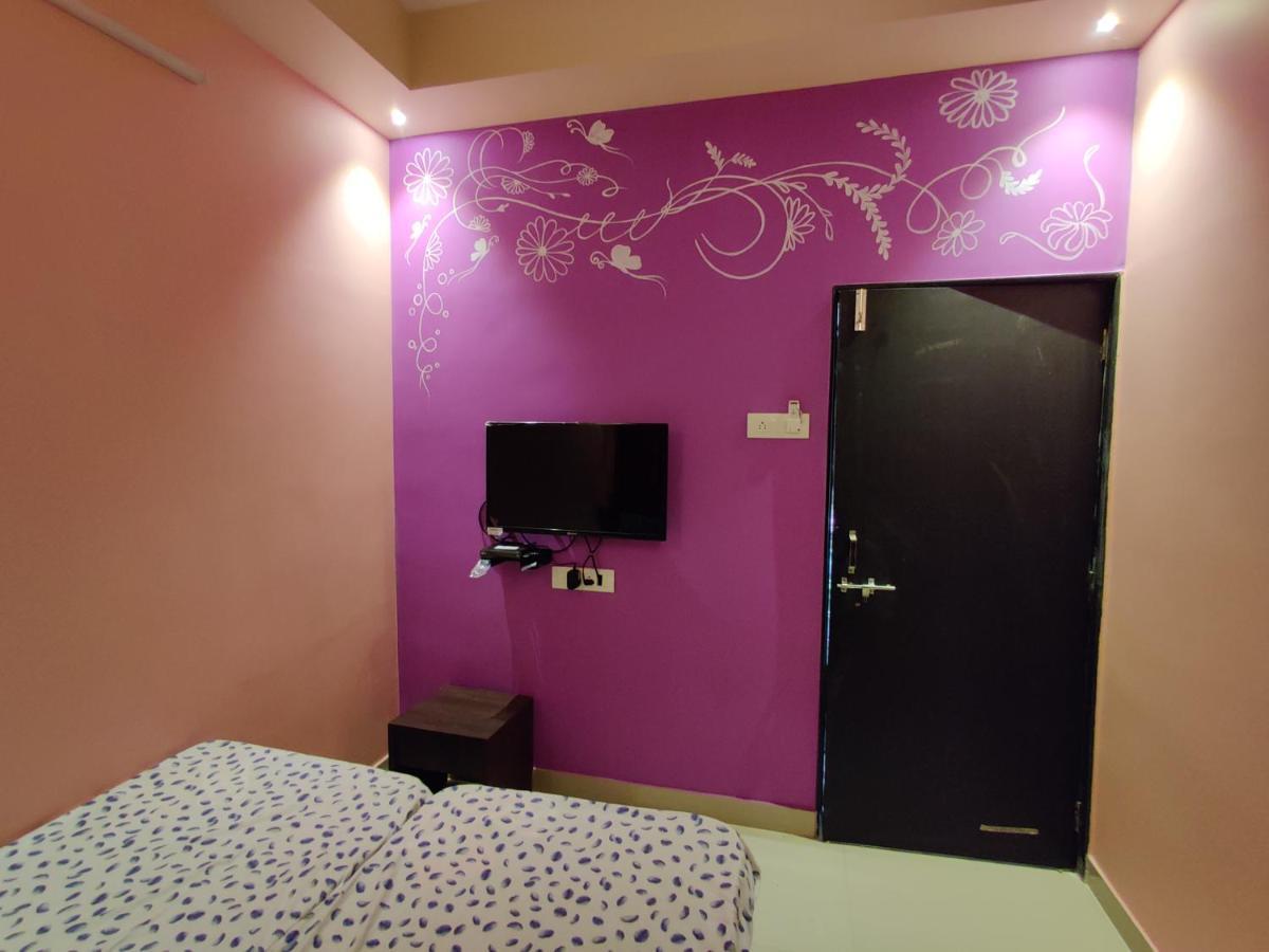 Bandekar Home Stay Mālvan Exterior foto